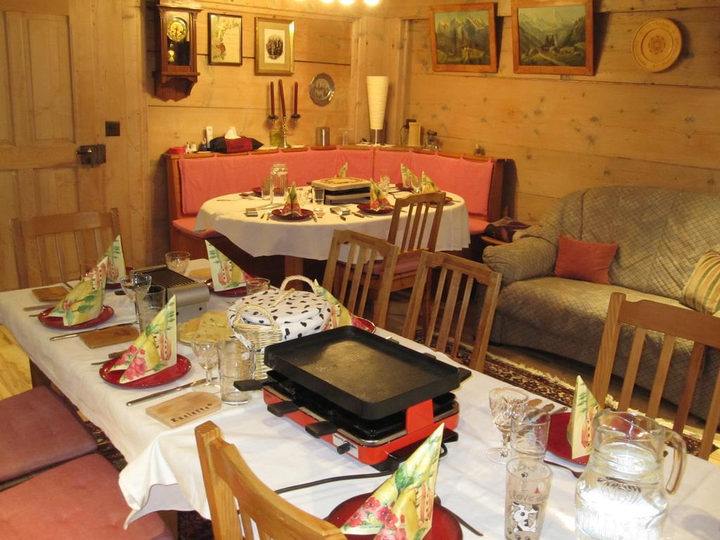 Gaestehaus Alpenblick Wildstrubel Sankt Stephan Екстериор снимка